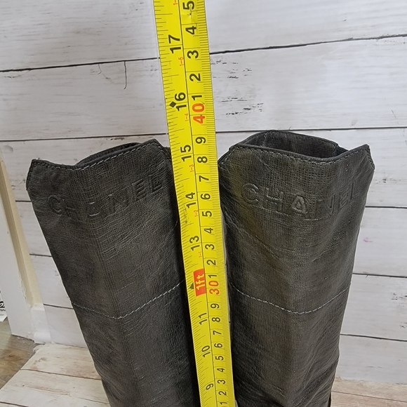 Chanel Leather Mid-Calf Boots From the Fall 2008 Collection by Karl Lagerfeld - Picture 4 of 16